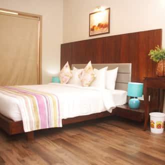 Hotel Grandeur, Valsad 4